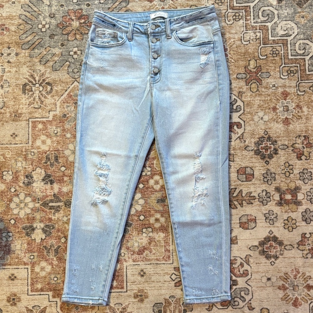 KanCan Light Wash Distressed Ankle Jeans